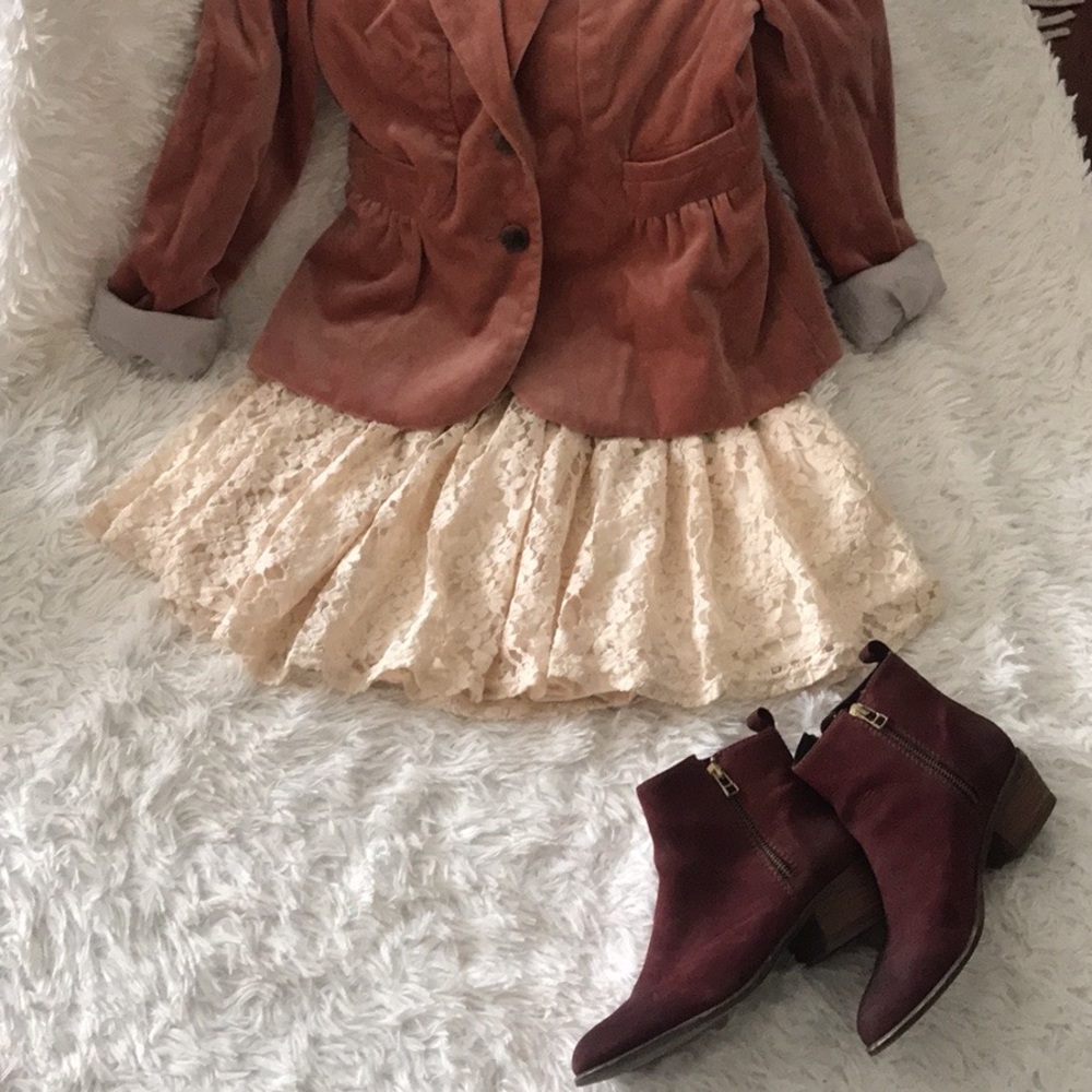 Beautiful suede booties. - Picture 3 of 6